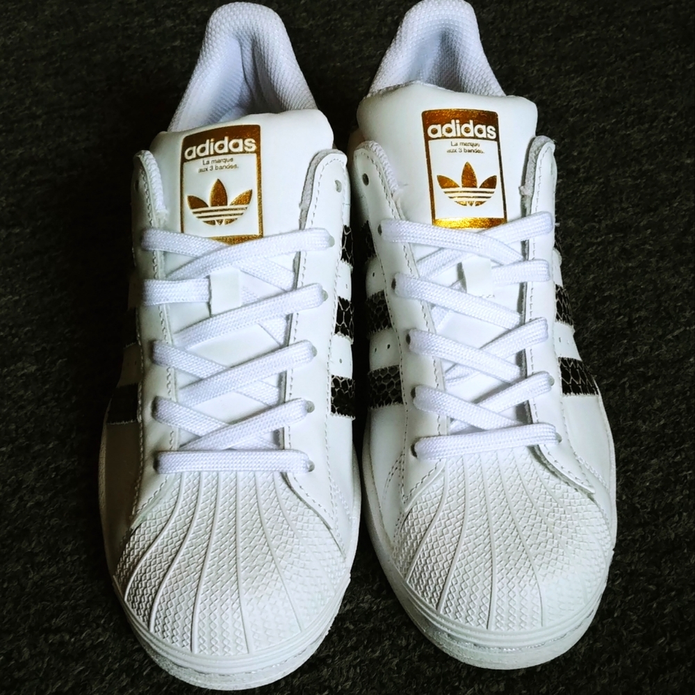Adidas Shoes Women's White & Black Spring/Summer Tennis Gym Sneakers Size 7.5